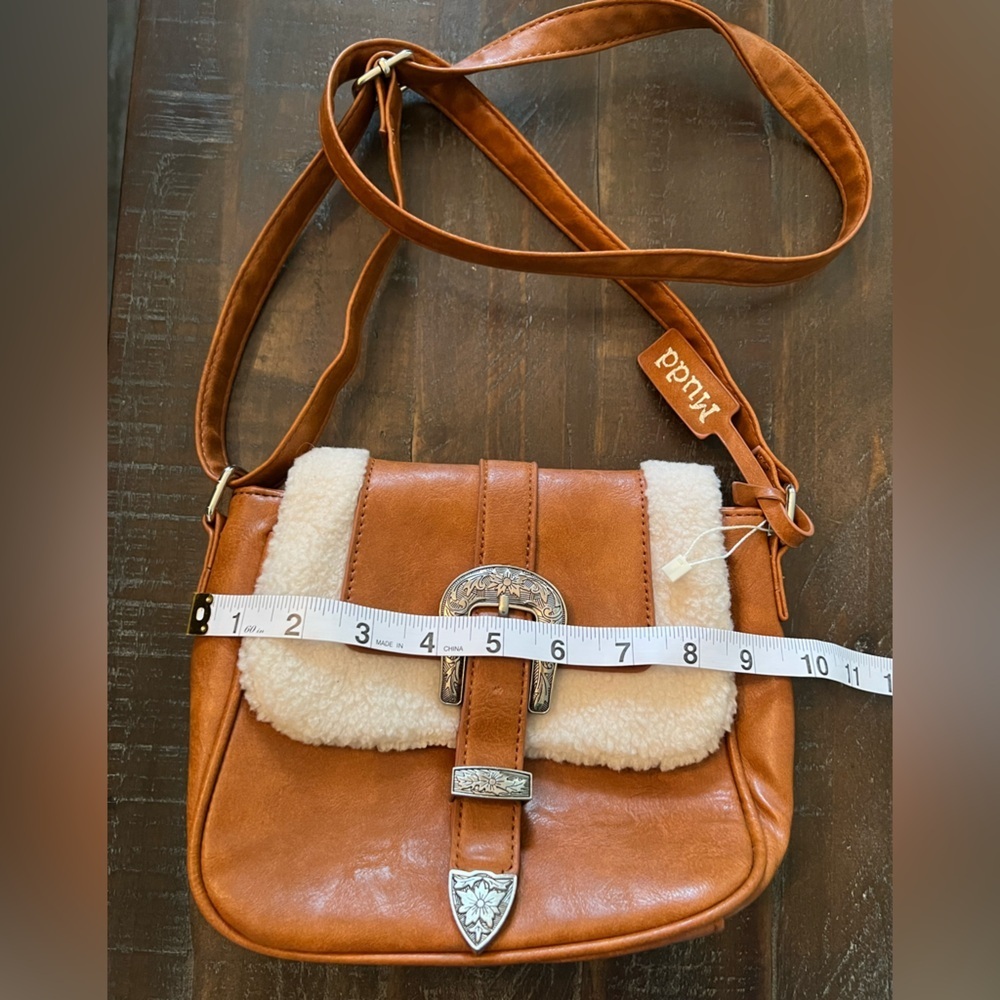 Mudd Tan Crossbody Bag with Cream Accent - Picture 6 of 9